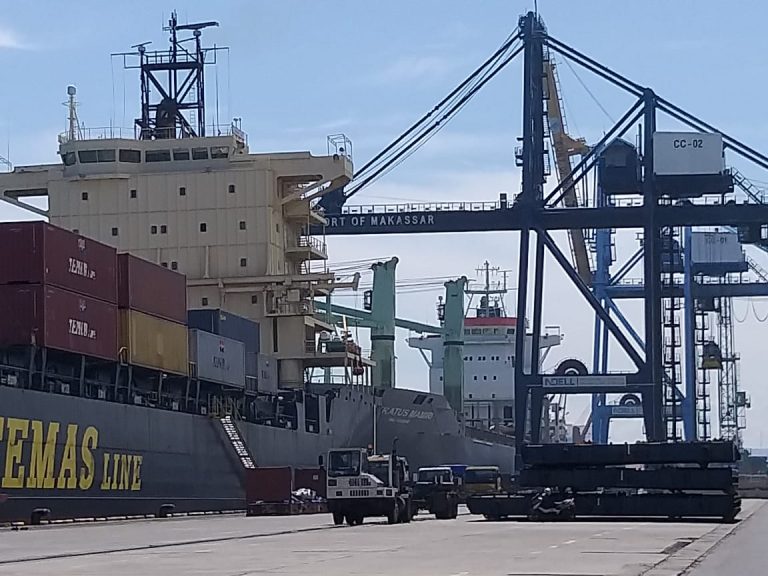Operasional Pelabuhan Soekarno Hatta Makassar 768x576