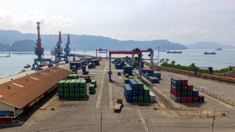 Terminal peti kemas pelabuhan teluk bayur 768x432