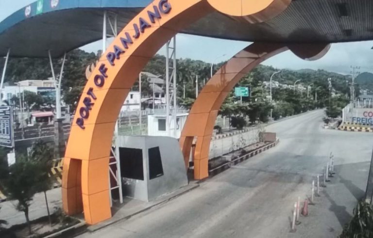 gerbang pelabuhan panjang 768x491
