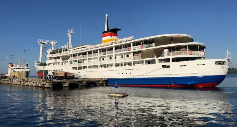 kapal sandar di pelabuhan nusantara pare pare sulawesi selatan 768x414