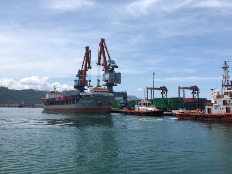 pelabuhan teluk bayur padang 768x576