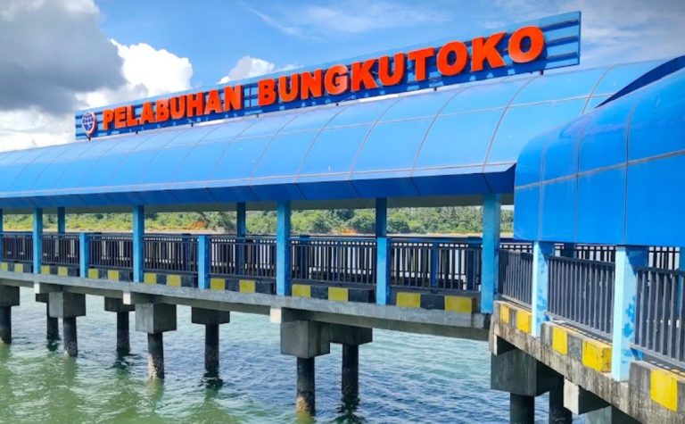 plang pelabuhan bungkutoko 768x475