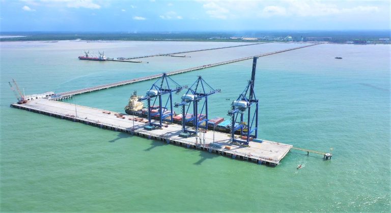 dermaga pelabuhan kuala tanjung 768x419