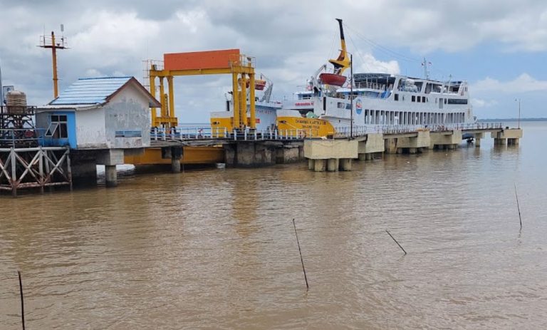 dermaga pelabuhan tanjung api api 768x463