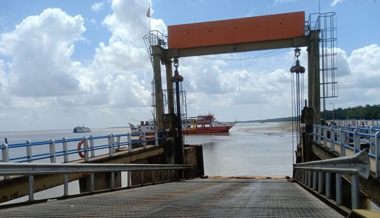 gerbang masuk kapal pelabuhan tanjung api api 768x441