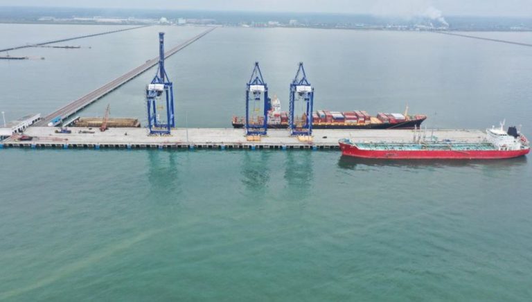 pelabuhan kuala tanjung sepi bongkar muat 768x436