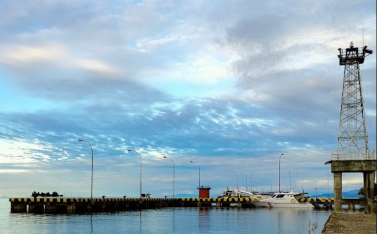 pelabuhan mamuju sulbar 768x476