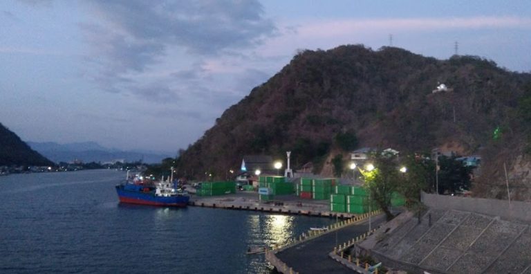 terminal peti kemas pelabuhan gorontalo 768x396